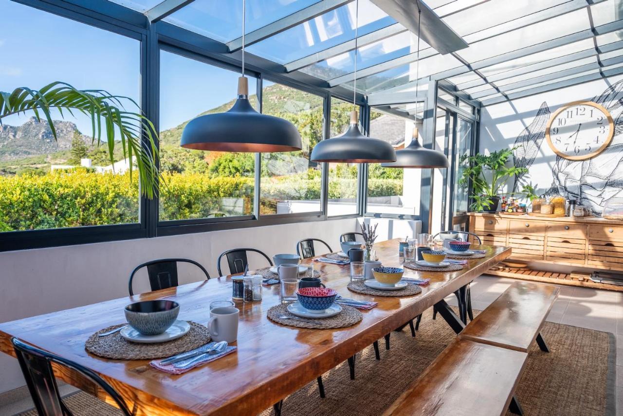 Hout & About Guest House Hout Bay Esterno foto