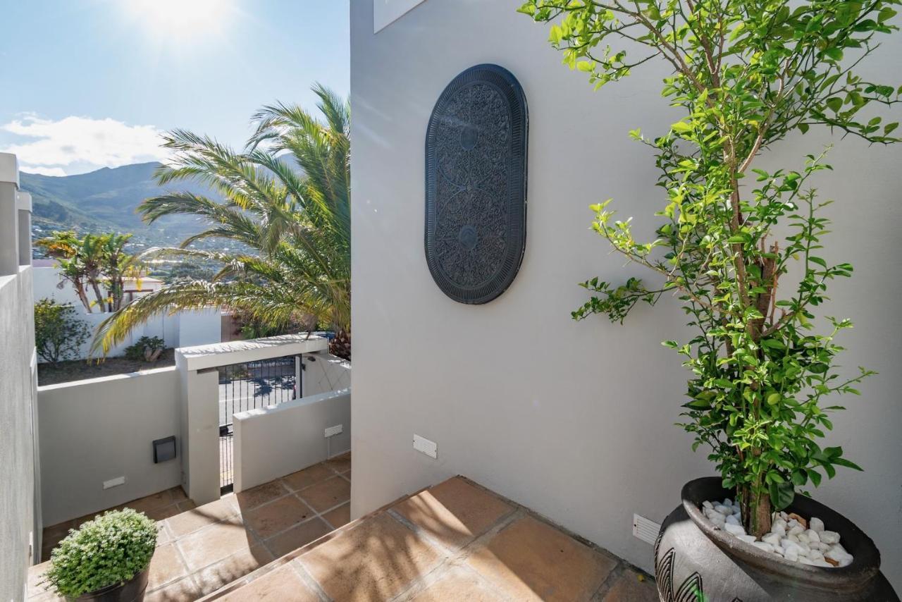 Hout & About Guest House Hout Bay Esterno foto