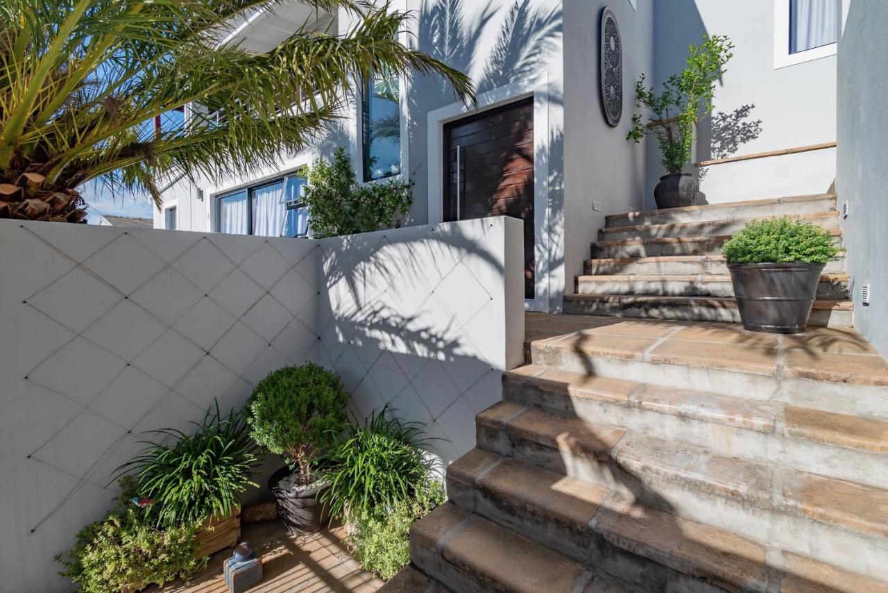 Hout & About Guest House Hout Bay Esterno foto