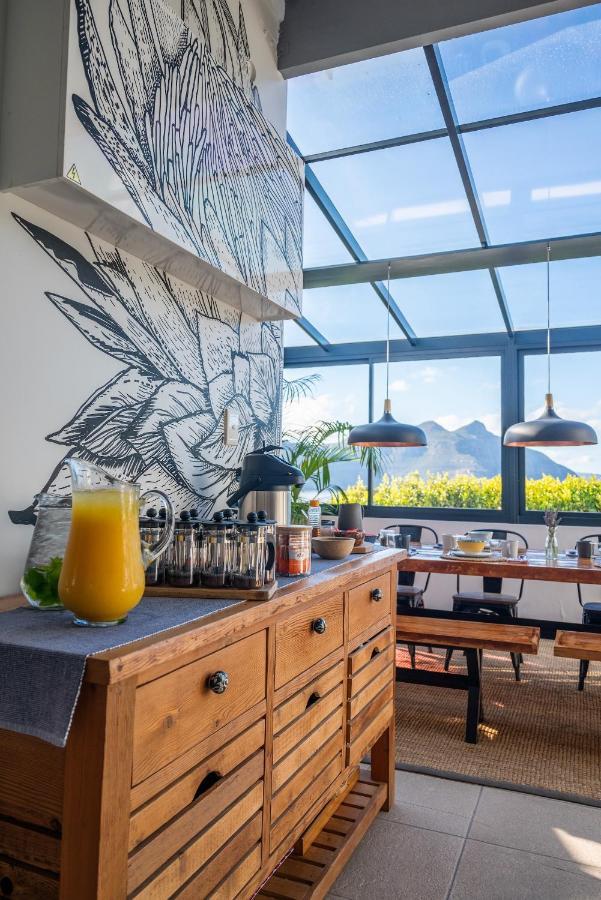 Hout & About Guest House Hout Bay Esterno foto