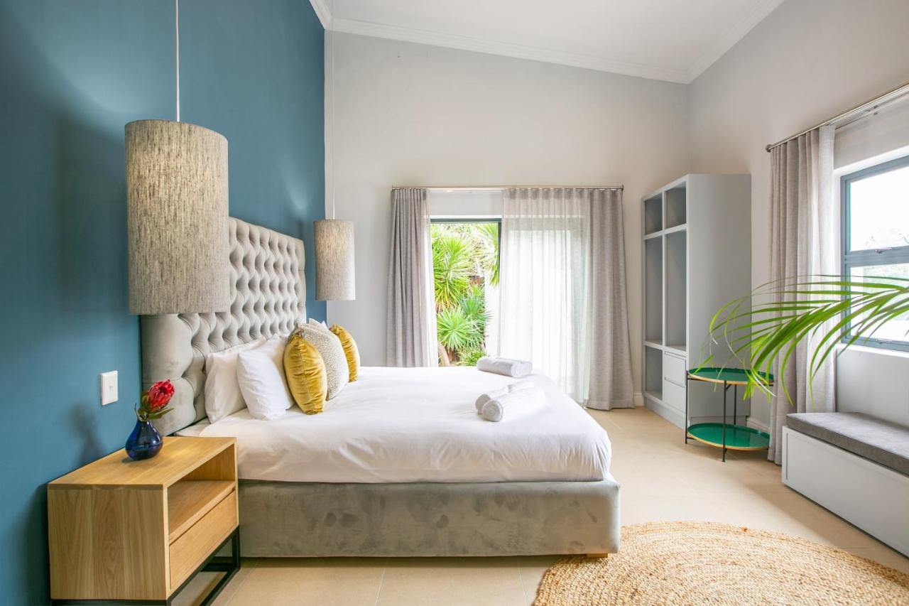 Hout & About Guest House Hout Bay Esterno foto