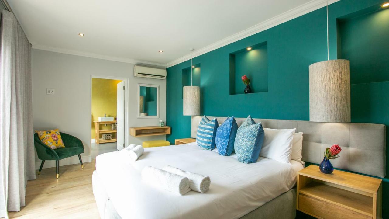 Hout & About Guest House Hout Bay Esterno foto