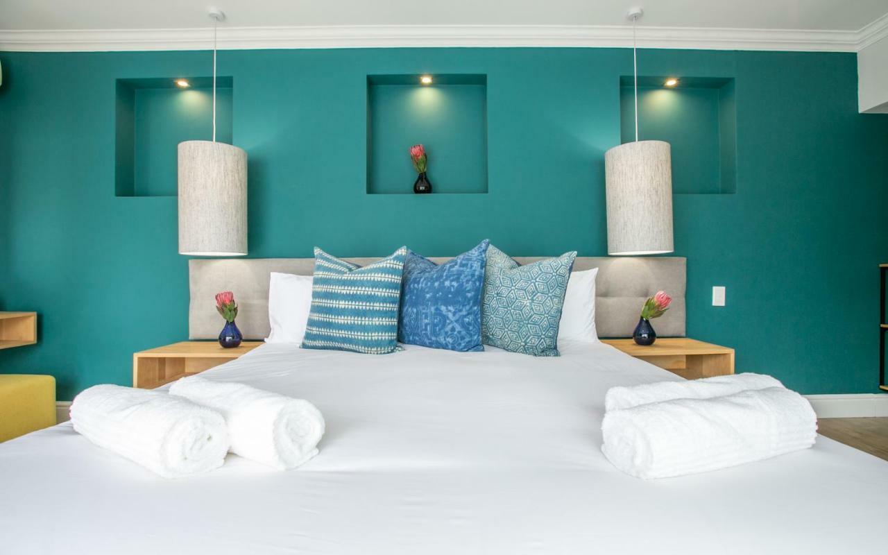 Hout & About Guest House Hout Bay Esterno foto
