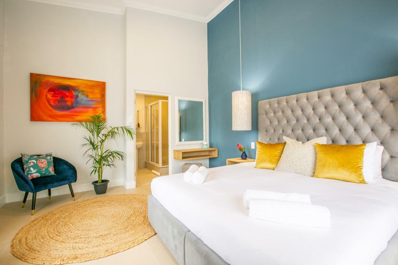 Hout & About Guest House Hout Bay Esterno foto