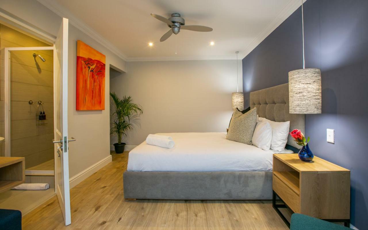 Hout & About Guest House Hout Bay Esterno foto